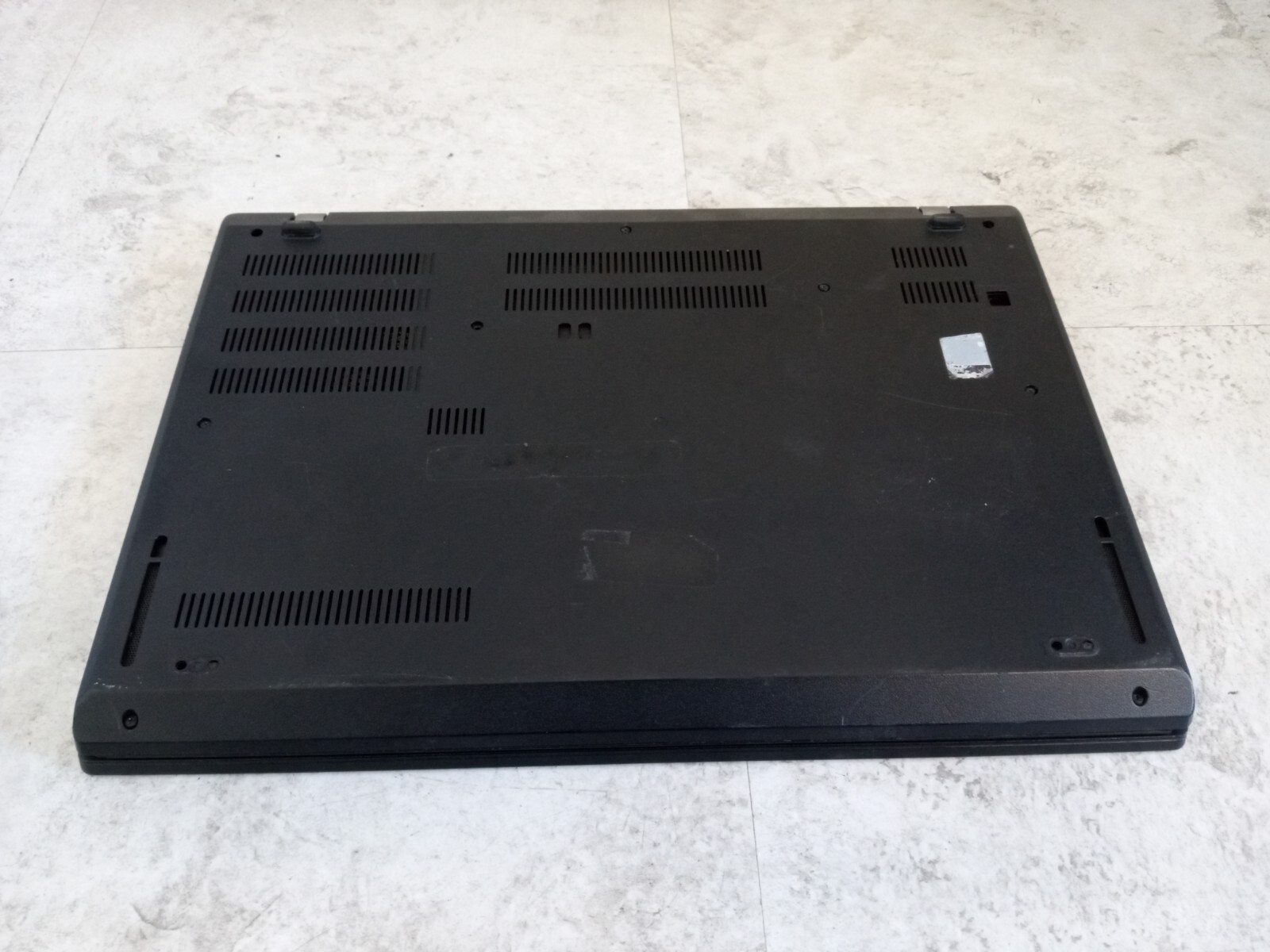 Lenovo ThinkPad L480 14″ Laptop Intel Core i5-8250U – POWER DEAD -RR
