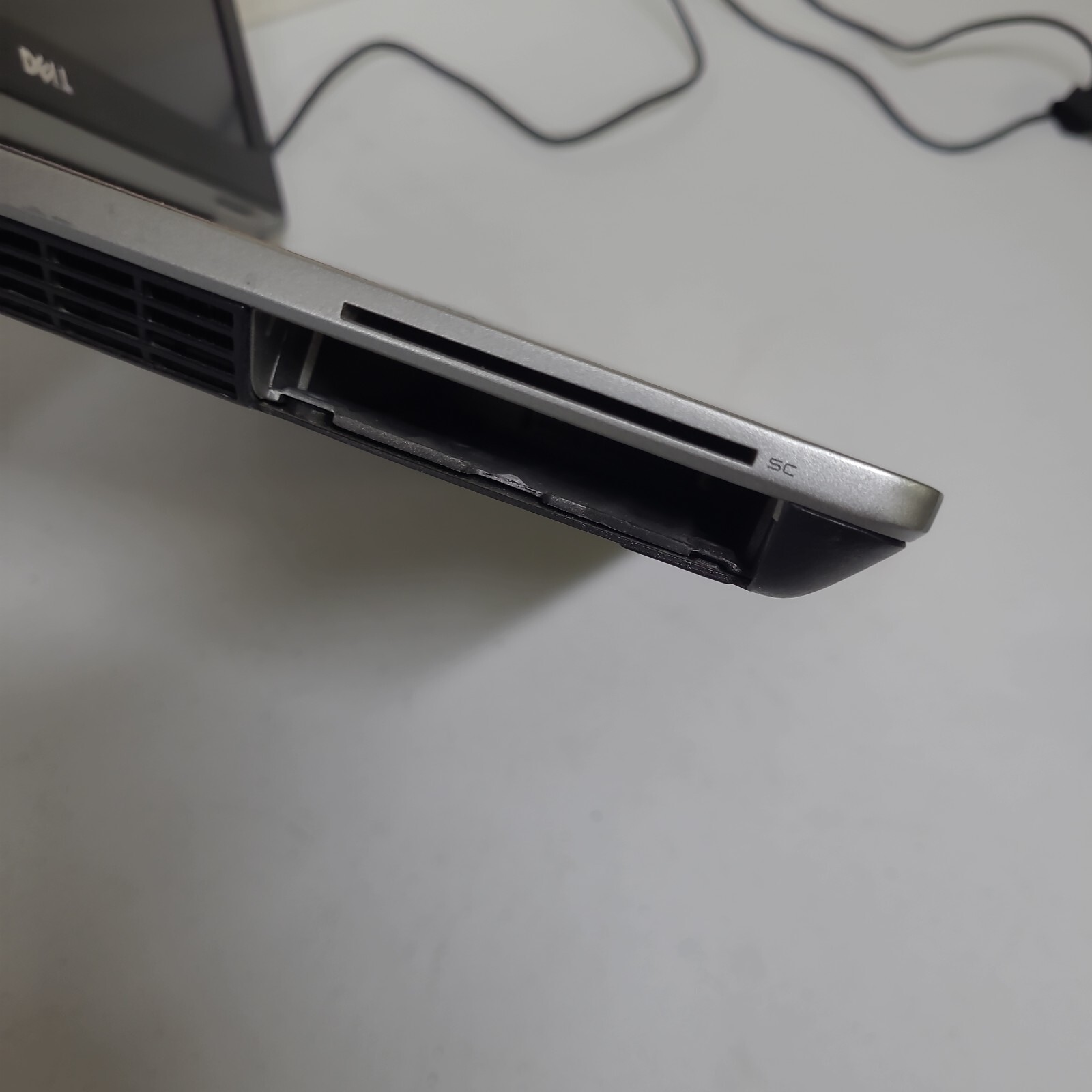 Dell Latitude E6420 Laptop 8GB Ram i5-2540M 2.60GHz 14″ NO HDD NO OS AS IS READ