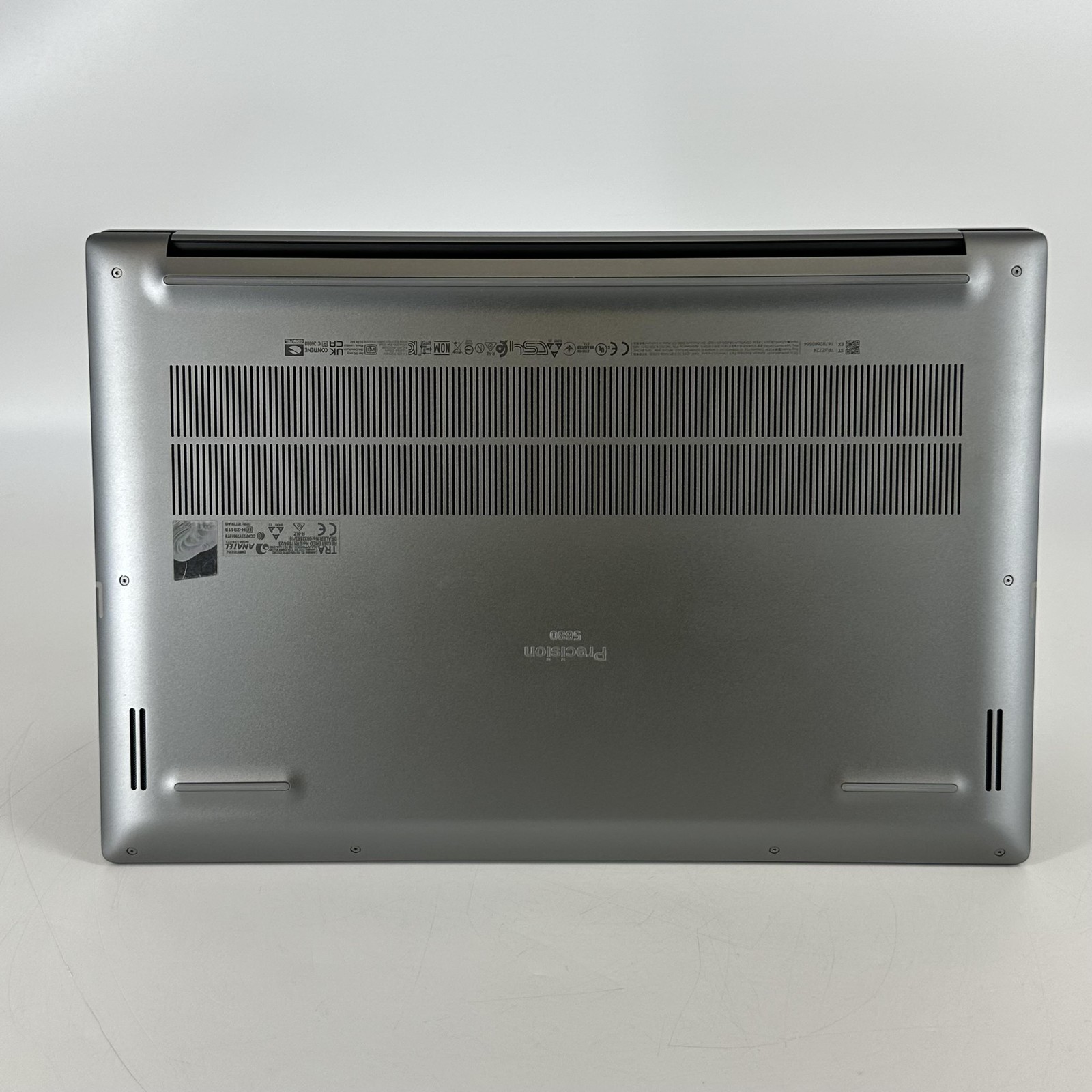Dell Precision 5680 16 FHD+ 2.6GHz i9-13900H 32GB 1TB SSD RTX 2000 Ada Very Good