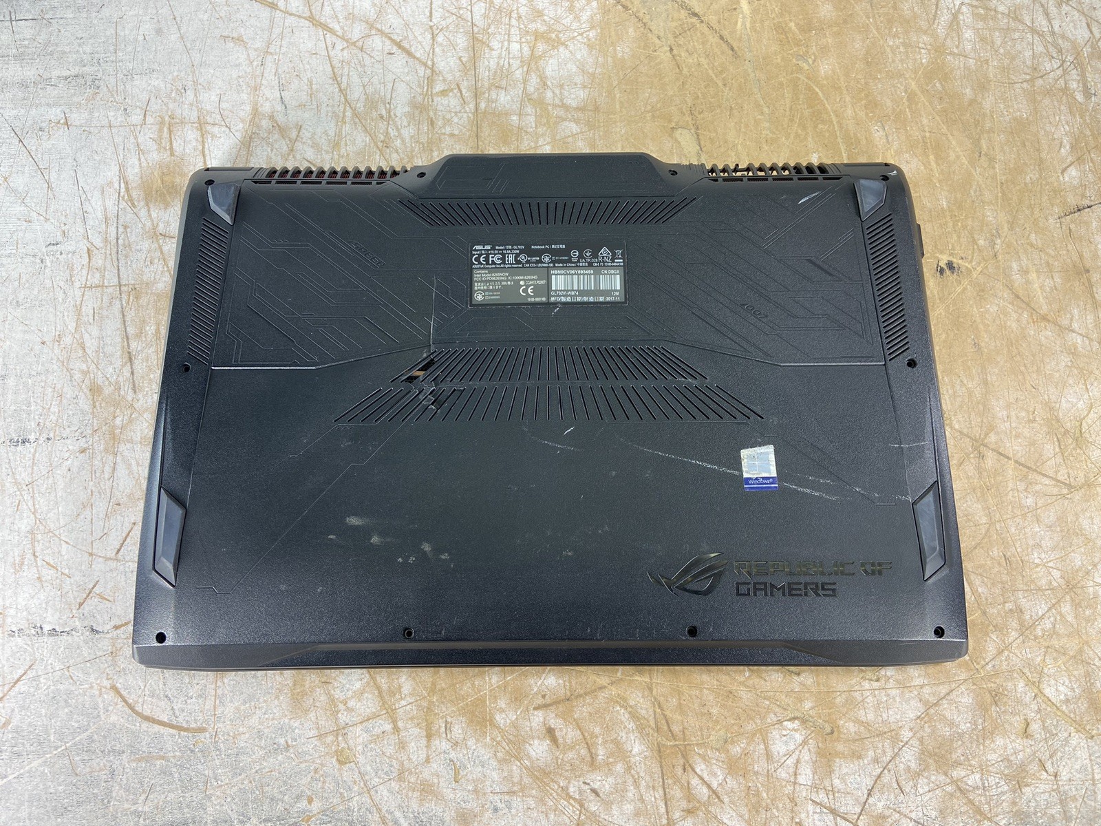 ASUS GL702V i7-7700HQ @ 2.80GHz, 16GB RAM, NO HDD/OS – (FOR PARTS)