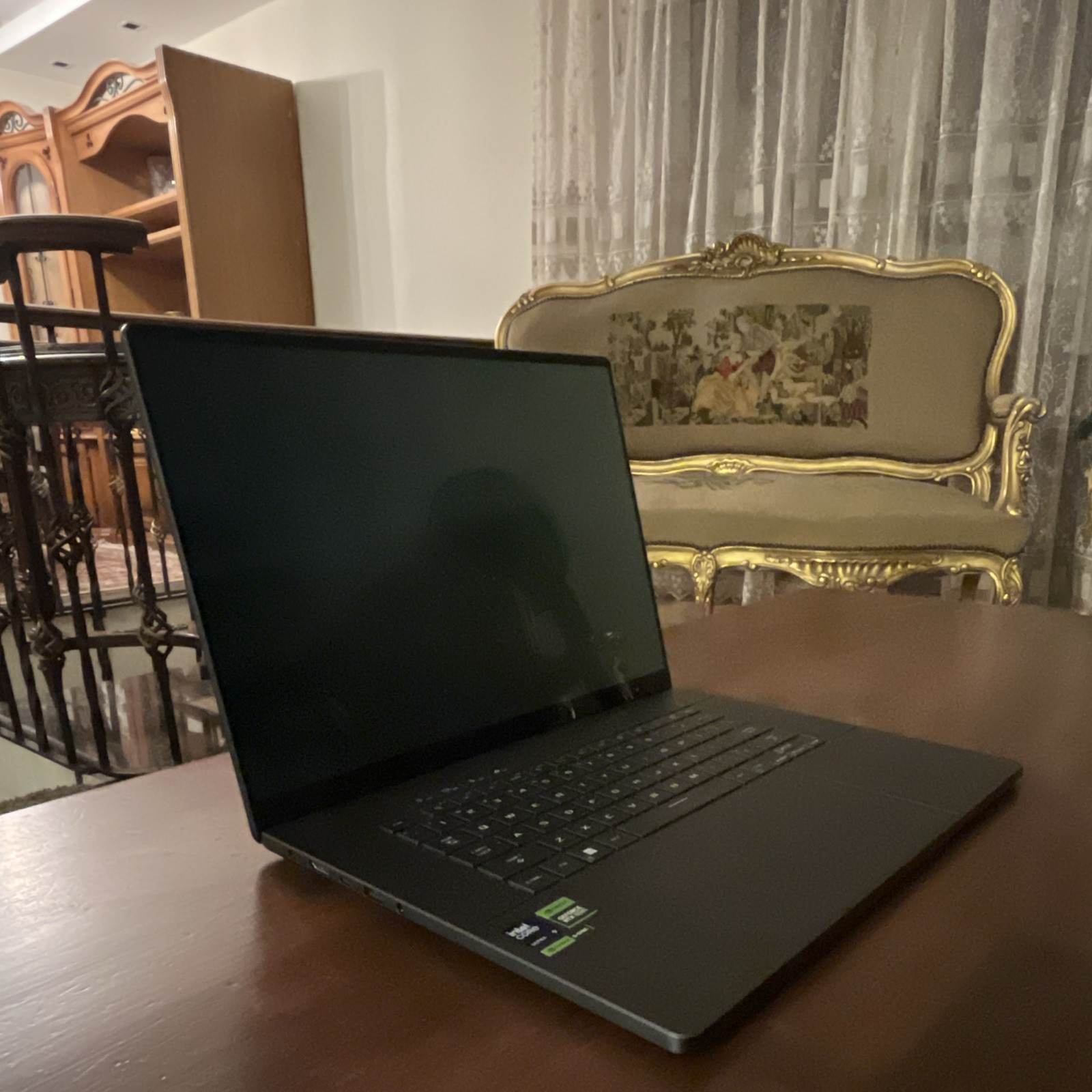 ASUS – ROG Zephyrus G16 16″ OLED QHD 240Hz Gaming Laptop