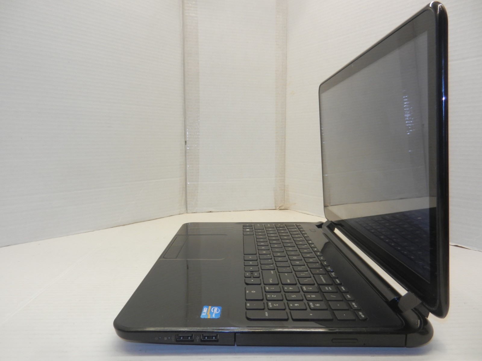 HP 15-D045NR TOUCHSMART 15.6″ CORE i3-3110M@2.40GHZ 8GB RAM 750GB HDD WINDOWS 10