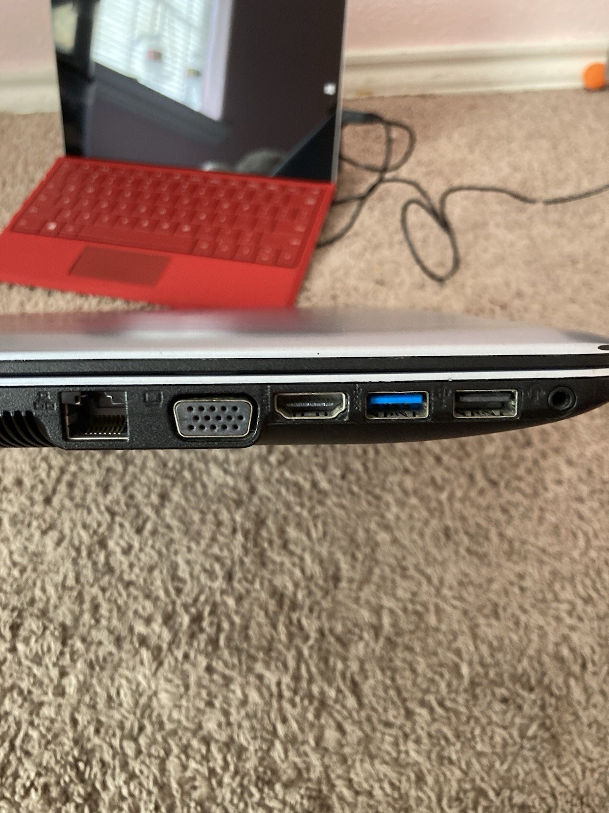 Asus Vivi Book X540l (1TB HDD) (intel I3 CPU) (4gb Ram) (no Charger) (READ DESC)