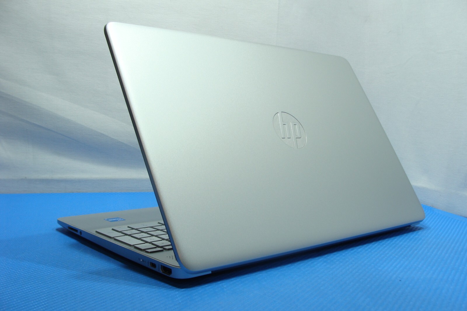 HP 15-dy5113dx 15.6″HD TOUCH Core™ i3-1215U 1.2GHz 8GB 128GB Win 11Home +Charger