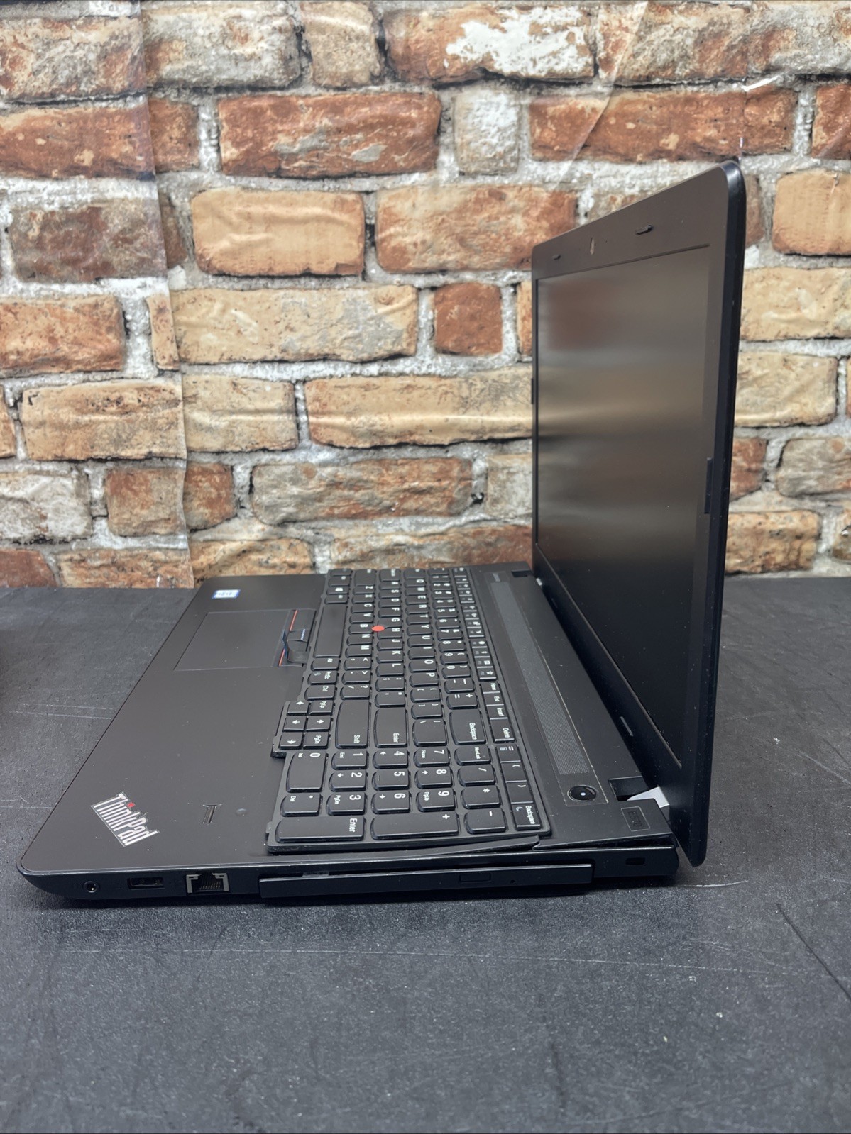 LENOVO THINKPAD E570 Tested LCD Screen W/Chassis&Battery-No Motherboard