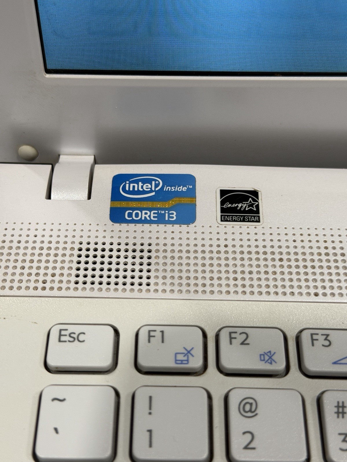 Sony VAIO VPCEG Laptop – Intel Core i3 – 300GB HDD – White – No Charger Included