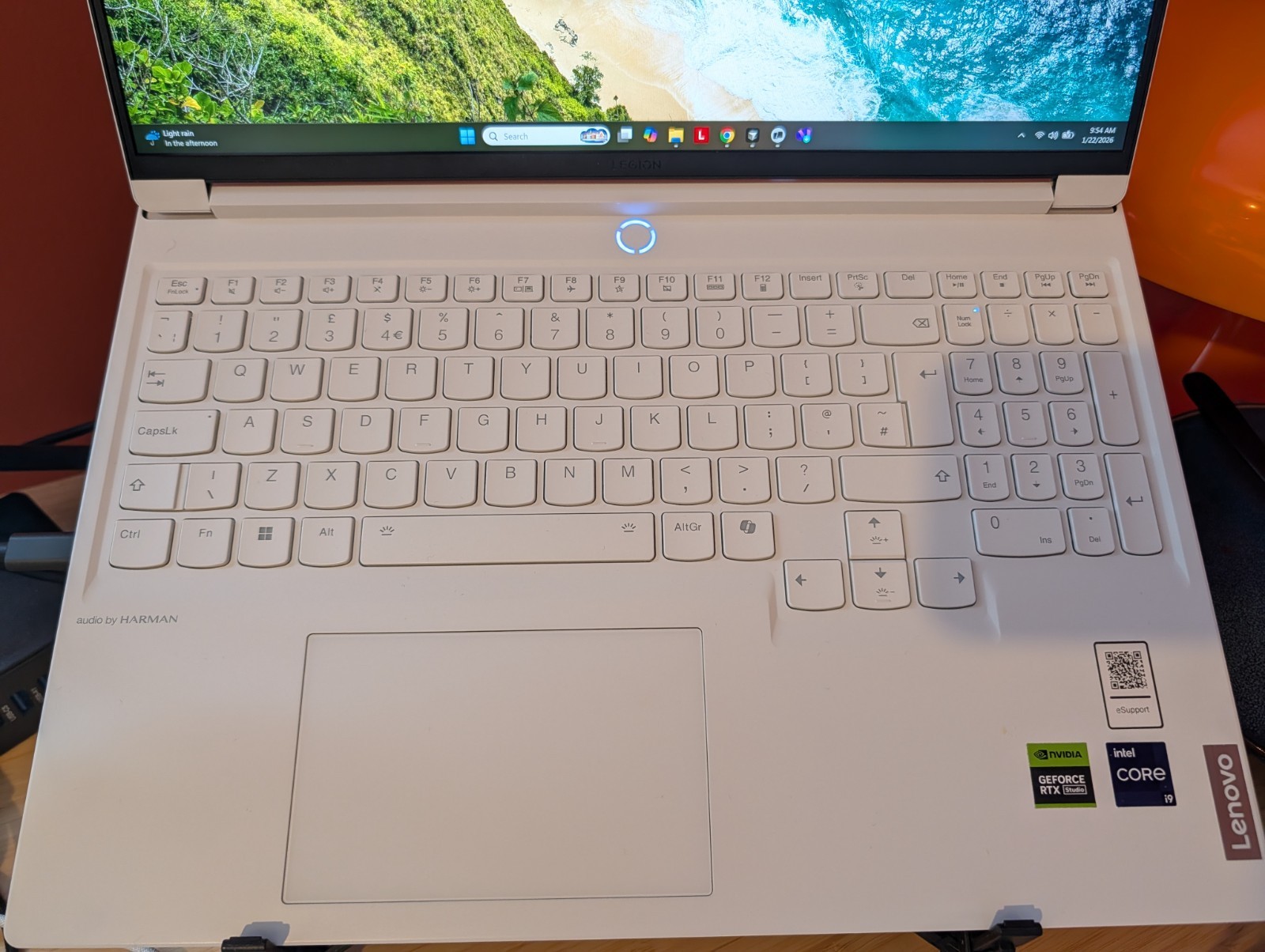 Lenovo Legion 7 16IRX9 White Gaming Laptop (2024, RTX 4060, 240Hz, Qwerty RGB)