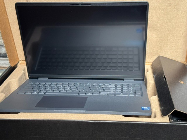 Dell Pro 16″ Multi-Touch FHD Core 7 150U 16GB 512GB SSD WiFi 6E Windows 11 Pro