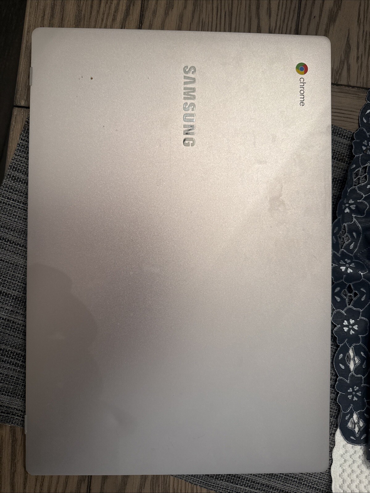 Samsung Chromebook 15.6″ (32GB eMMC, Intel Celeron, 1.1GHz, 4GB RAM) – Platinum