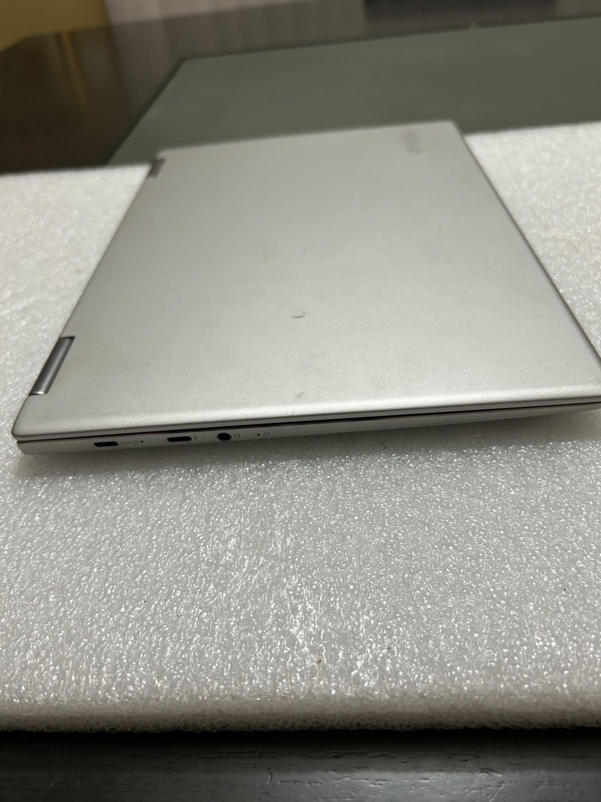Lenovo Yoga 720-13IKB 13.3″ Intel i5 Silver Laptop No SSD No OS Powers On