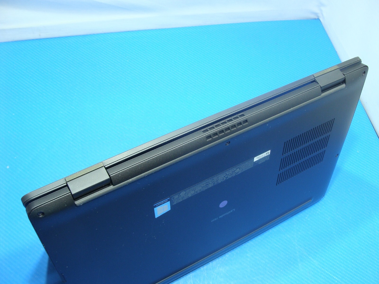Dell Latitude 7520 15.6″ FHD Intel i7-1185G7 3GHz 16GB 256GB +Charger Win 10 Pro