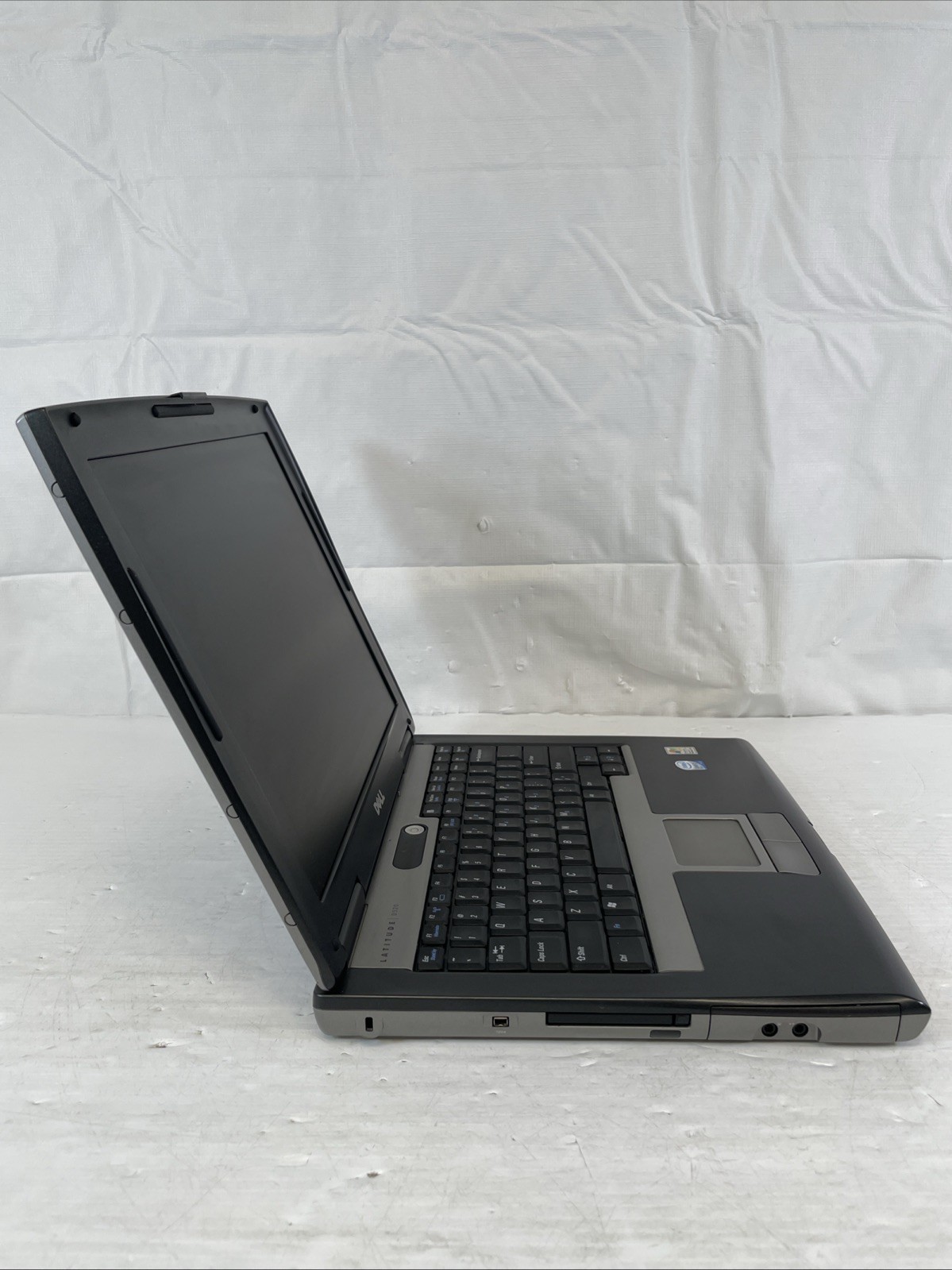 Dell Latitude D520 Retro Gaming Laptop Intel C2D 1.66GHz 1GB RAM 500GB HDD WinXP