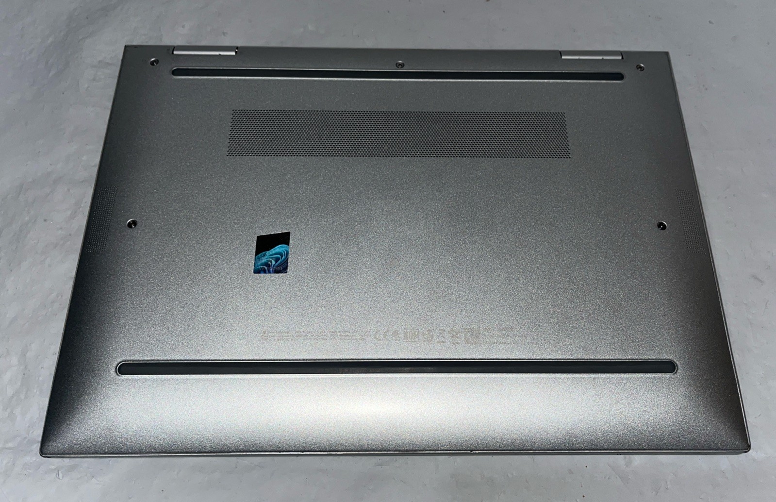 HP EliteBook x360 1040 G9 2-in-1 14″ i7-1255U@1.7GHz, 16GB RAM, 256GB M2 *READ*