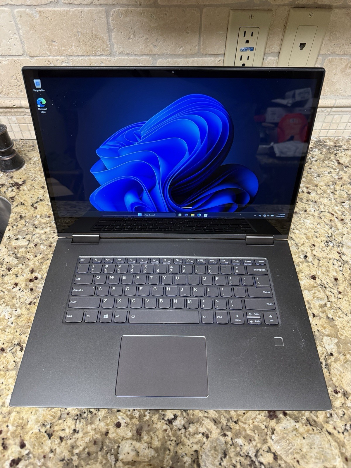 Lenovo Yoga 730-15Ikb (256 GB SSD, ntel Core i5 8 th. Gen., 8 GB RAM, Intel…