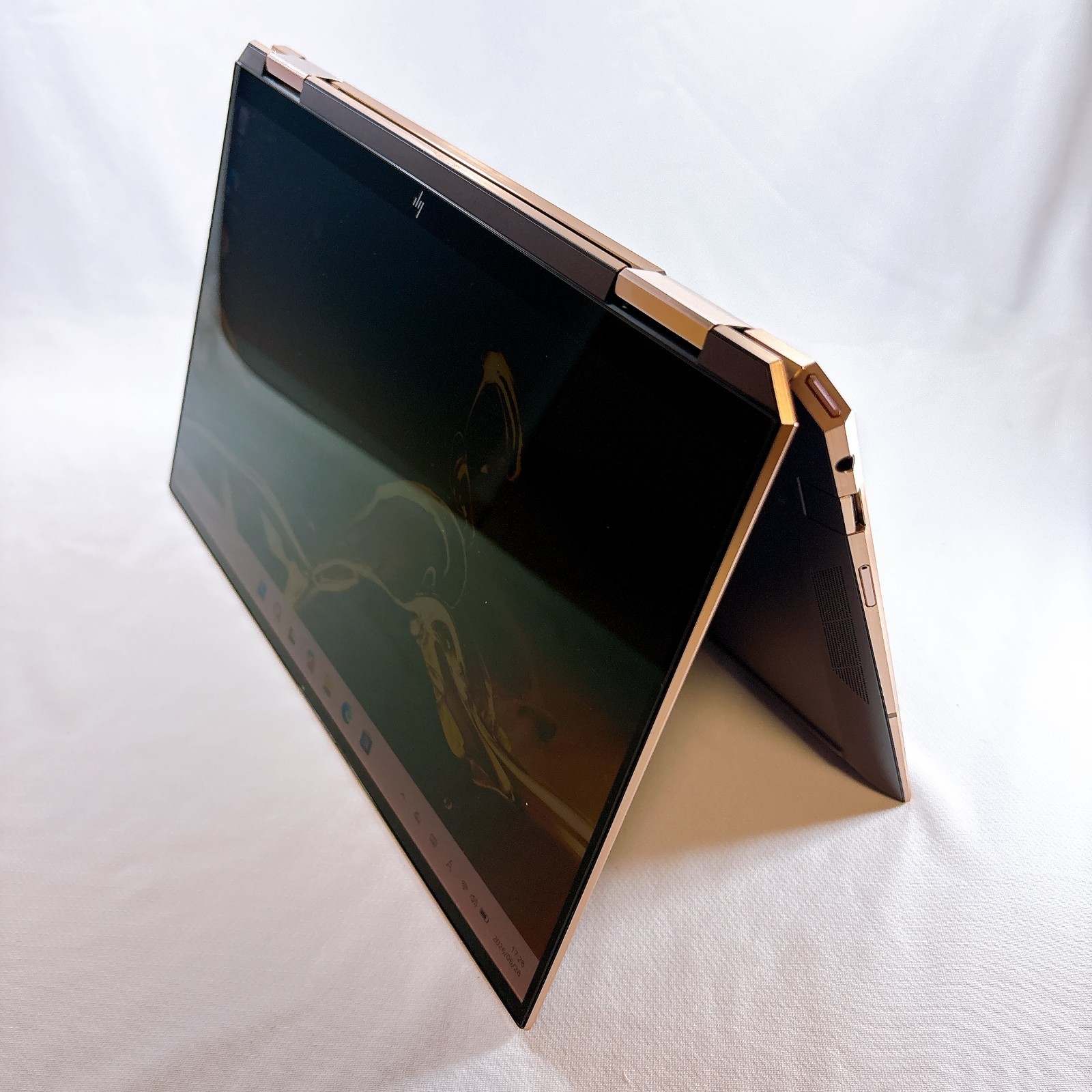 HP Spectre x360 13-aw0xx Core i7 16GB RAM 512GB SSD 13.3″ Touch 2in1 Laptop 901