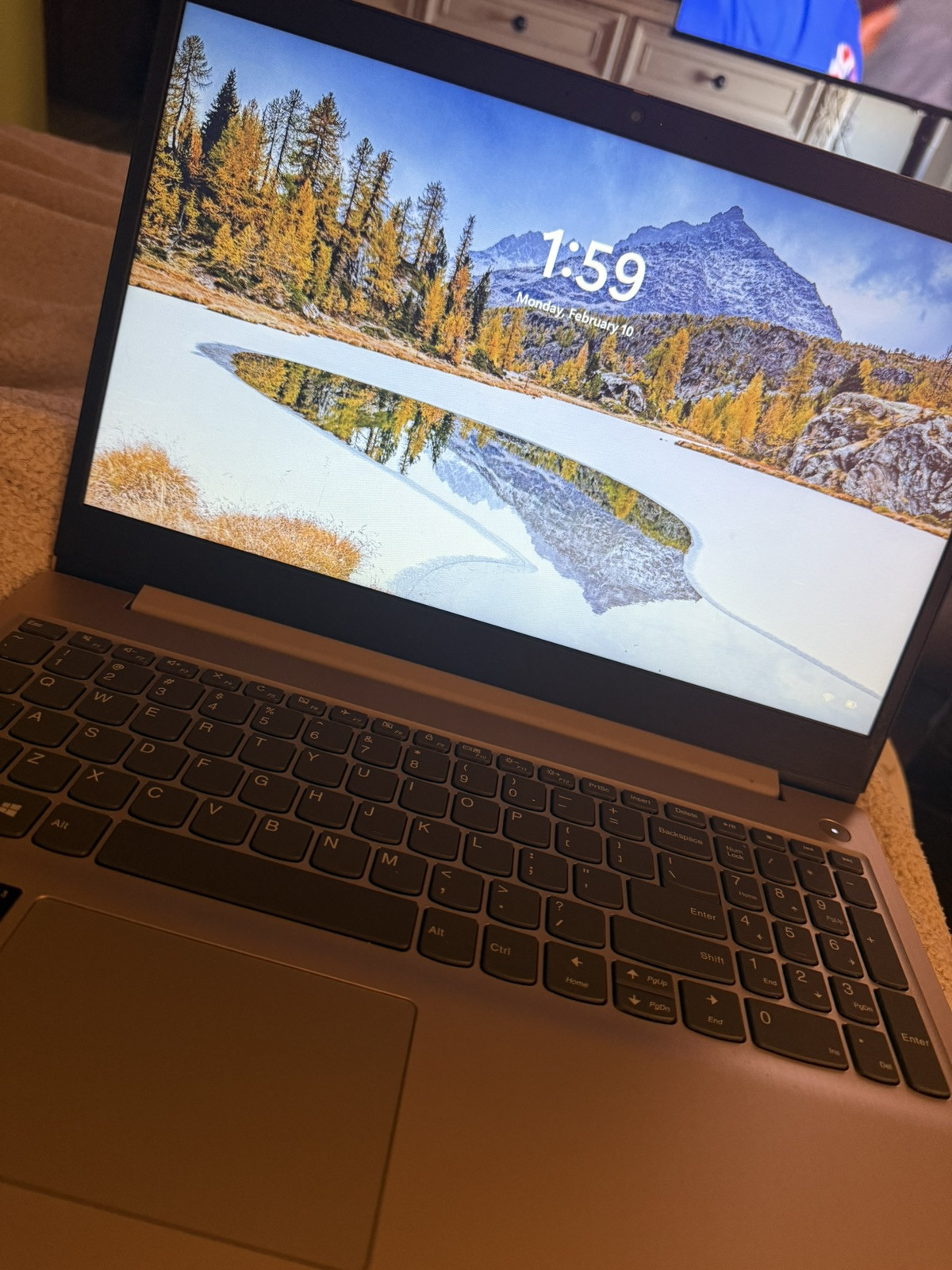 Lenovo IdeaPad 3 Chromebook 15.6” (128GB eMMC Intel Pentium Silver N6000 1.1GHz