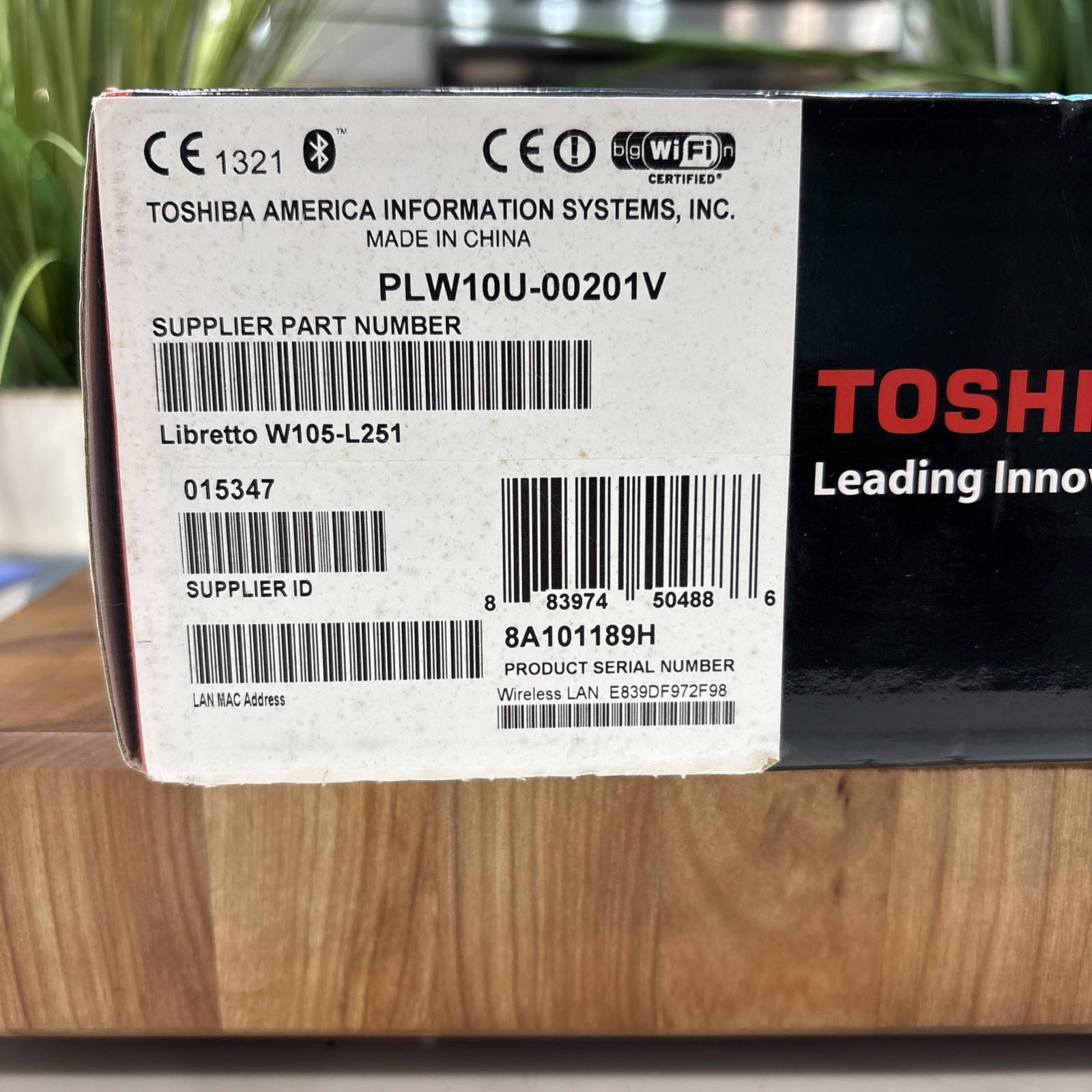 NEW SEALED Toshiba Libretto W105-L251 Dual Screen Windows 7 Mini Laptop 25 Anni
