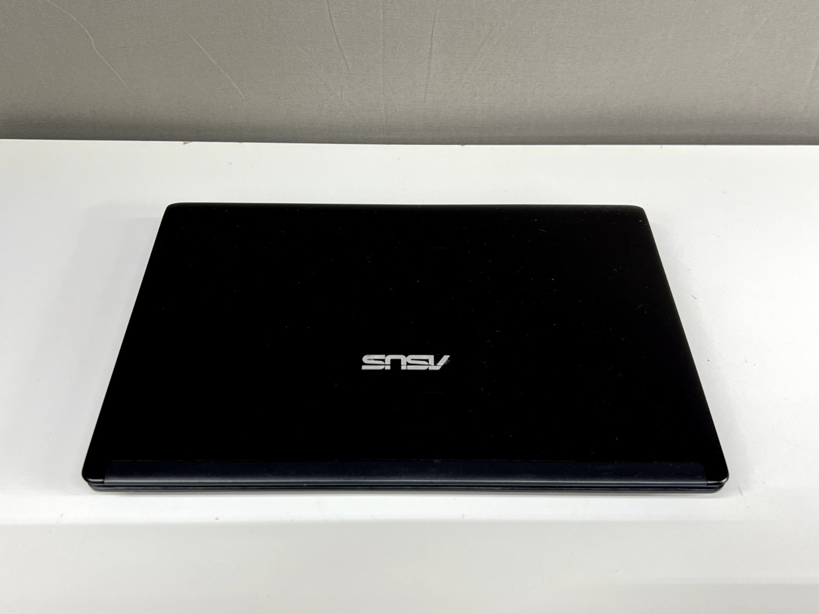 ASUS Eee PC 1018P 10.1″ Netbook — 160 GB HDD — No OS Installed