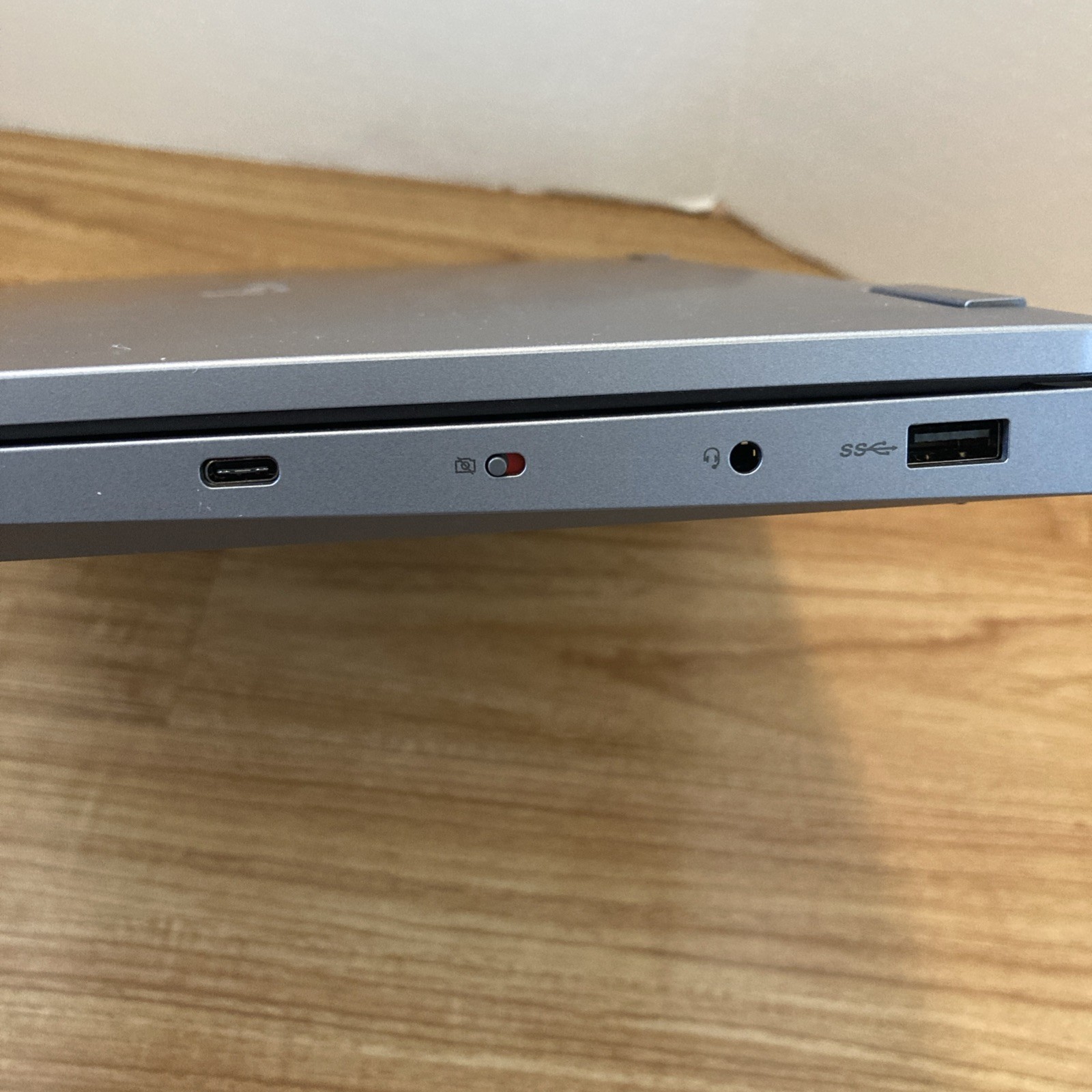 Lenovo 17.3″ LOQ 17 Gaming Laptop 83JH008QUS