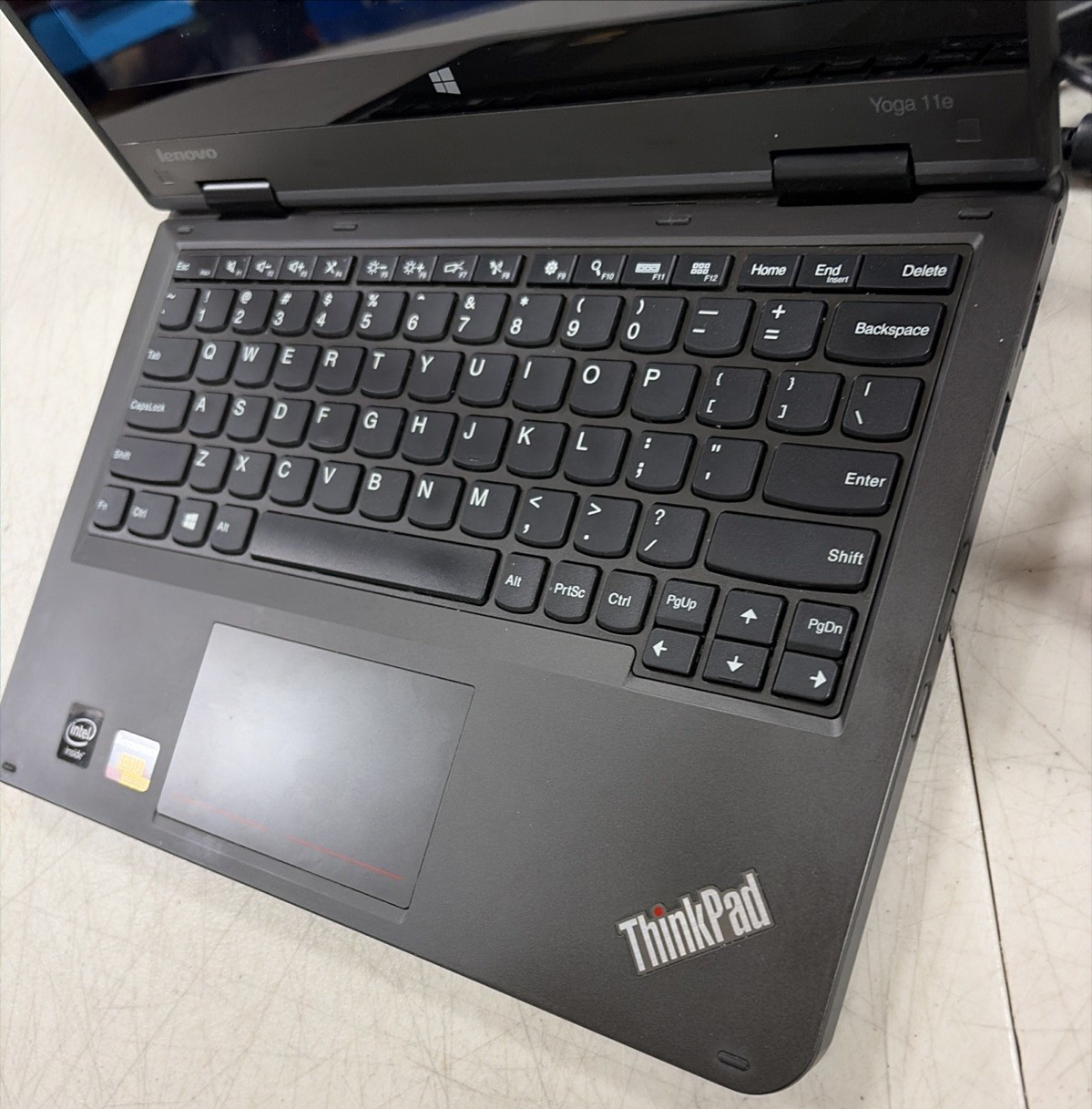 Lenovo Working Thinkpad Yoga 11e W/AC Adapter & Case Logic Black Travel Bag