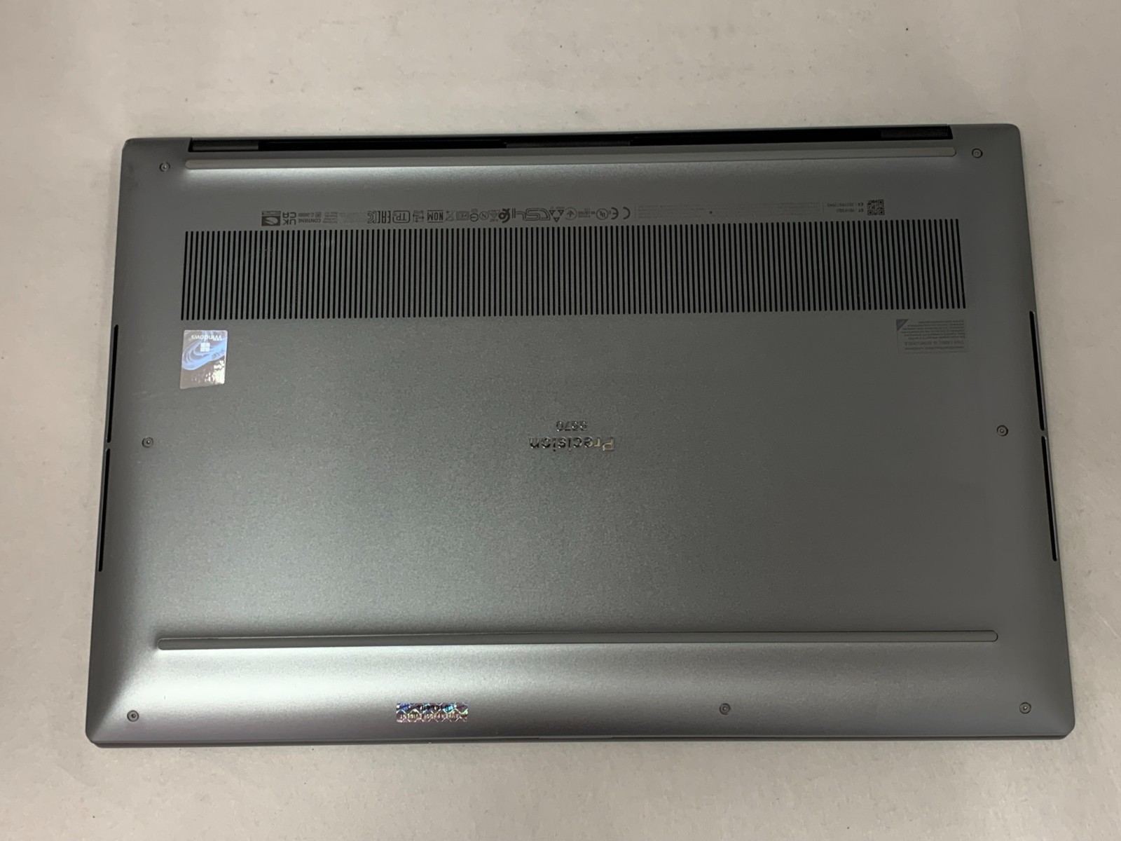 Dell Precision 5570 15.6″ UHD+ Touch i7-12800H 32GB 512GB NVMe NVIDIA RTX A2000