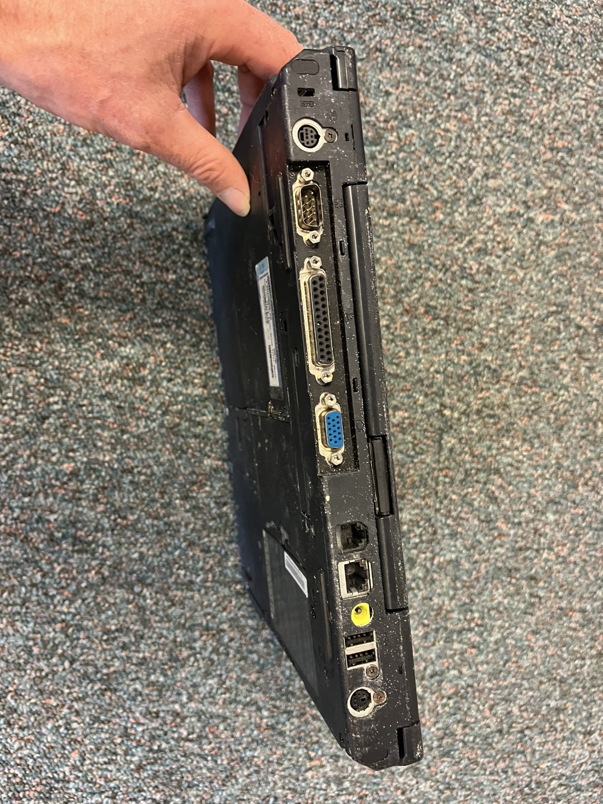 Vintage IBM ThinkPad T20 Series (Type 2647) – Untested – AS-IS for Parts/Repair