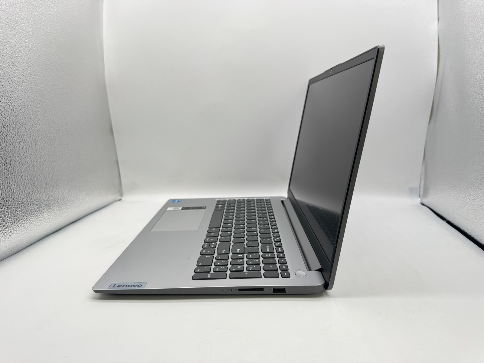 Lenovo Ideapad 1 15IAU7 15.6″ Touch laptop Intel Core i3 256GB 8GB 82QD00DHUS