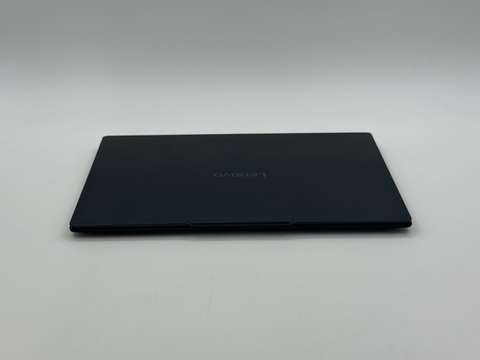 Lenovo Yoga Slim 7x 14.5″ 3K OLED Touch Snapdragon X Elite 32GB 1TB Blue