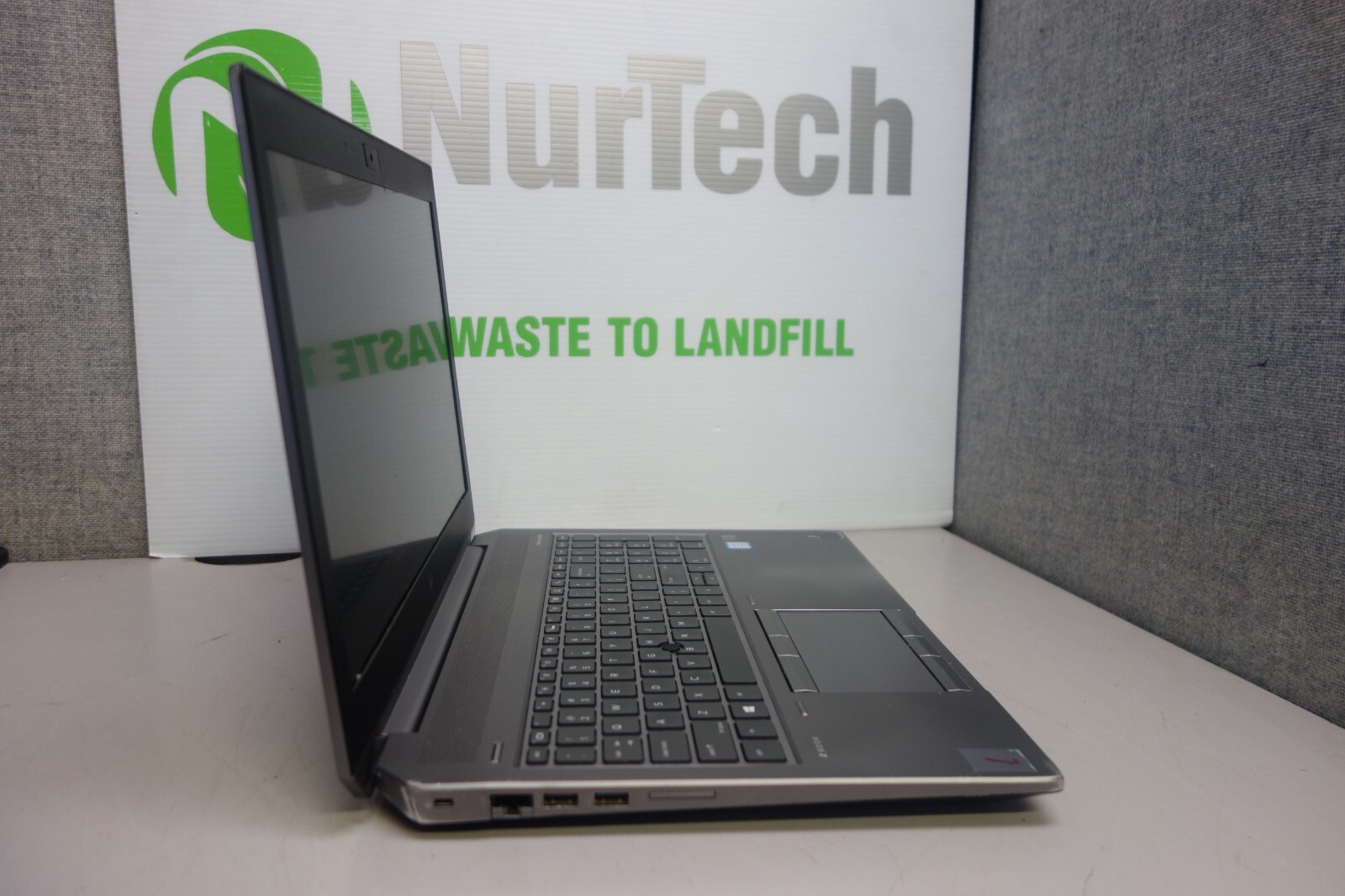 HP ZBook 15 G5 15.6″ i5-8300H 2.3GHz 16GB/256GB m2 SSD [NO OS] Laptop + AC