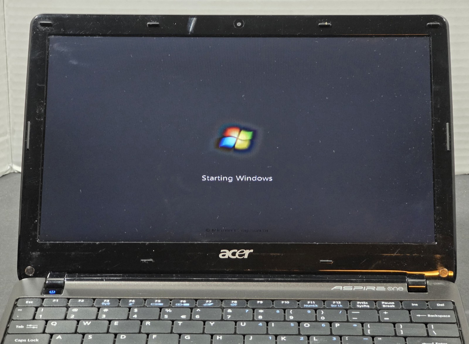 Acer Aspire One 722-0825 10.1″ NetBook C-60 – 4GB – 320GB – Win7 Tested Working
