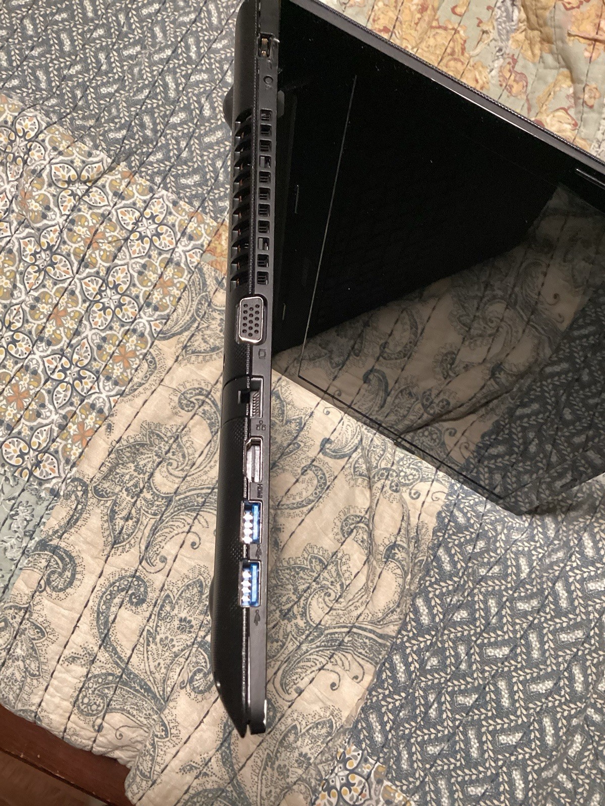 Lenovo G51-35 15.6″ AMD A8-7410 2.20GHz 8GB 1TB HDD Win 11 Black
