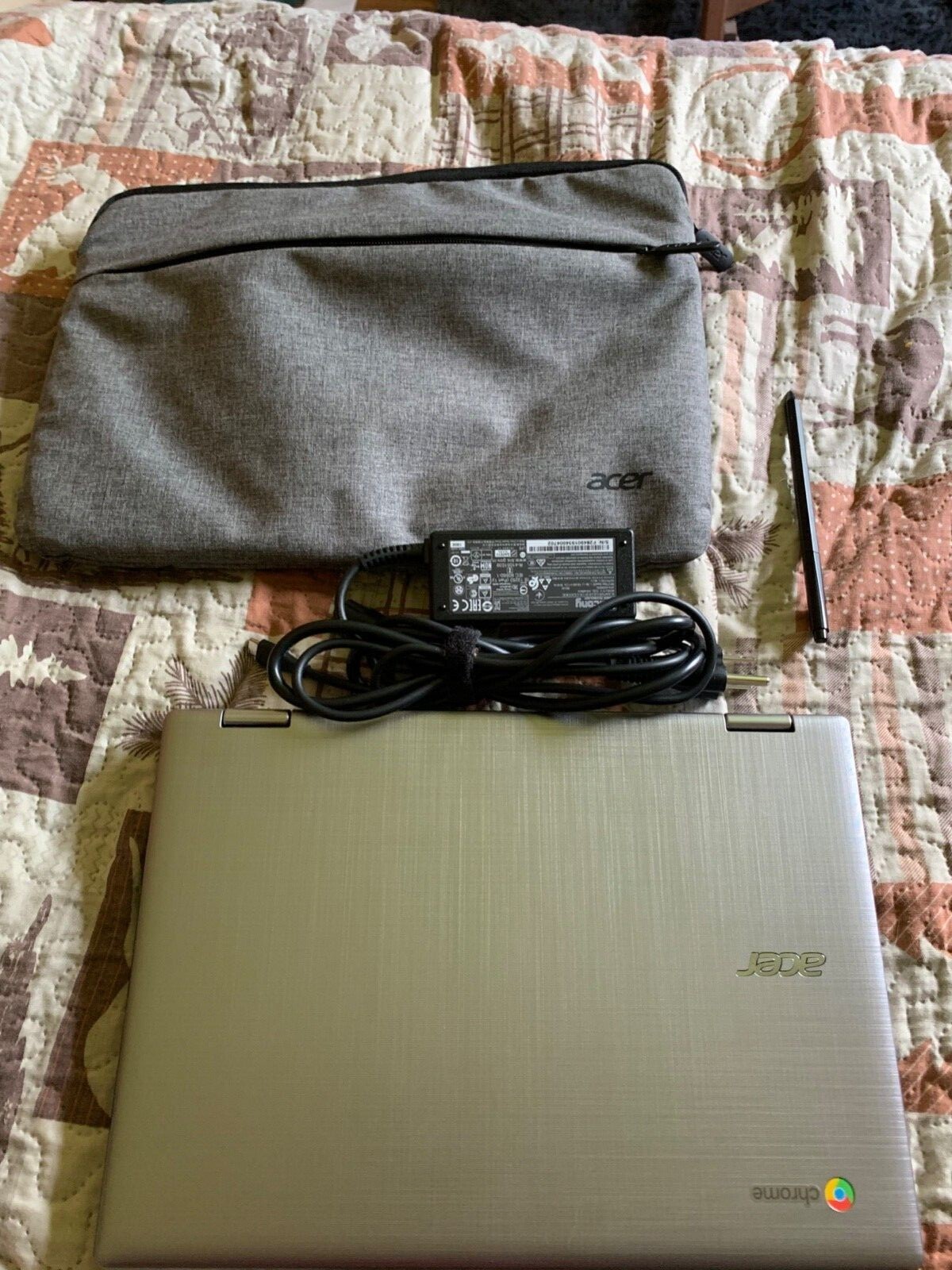 Acer Chromebook Spin 11” 2020 model. Silver. 4GB. Intel processor. Used