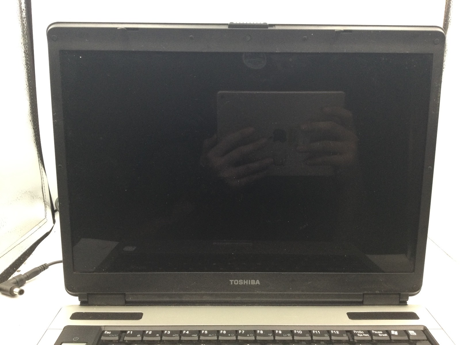 TOSHIBA SATELLITE A105-S4284 – FOR PARTS – INTEL CENTRINO – 1GB RAM – READ – BB!