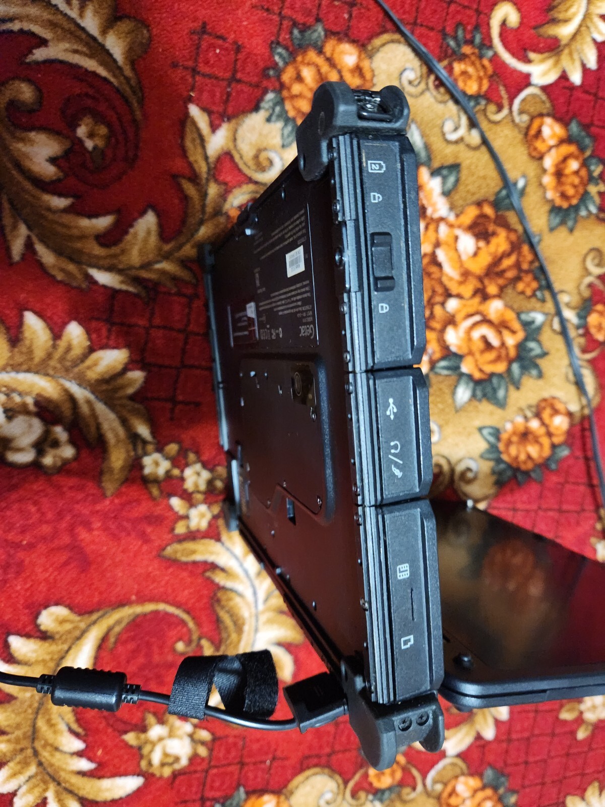 GETAC V110 CORE i5-4300U + 128gb SSD m.2 + caddy + 2x batteries + Charger