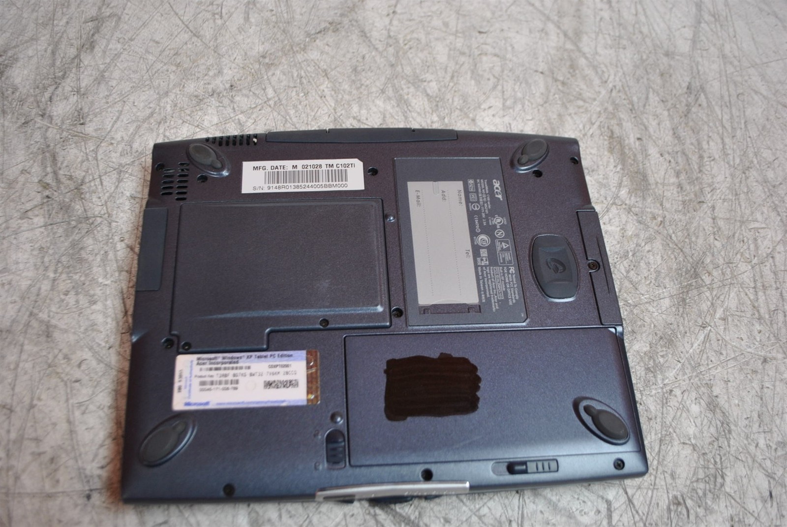 Scratched LCD Acer TravelMate C100 Laptop Intel Pentium III 800MHz 128MB AS-IS