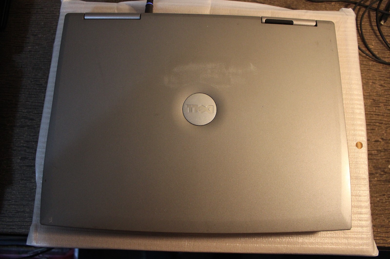 Dell D800 (1.40GHz/1GB/60GB/CDRW-DVD) WXGA Win XP PRO – SERIAL & PARALLEL Ports