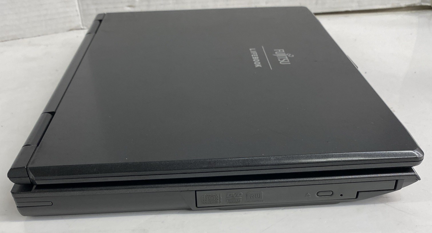 Fujitsu LifeBook A6120 Core 2 Duo T5550 1.83 GHz 2GB RAM 180GB HD Windows Vista