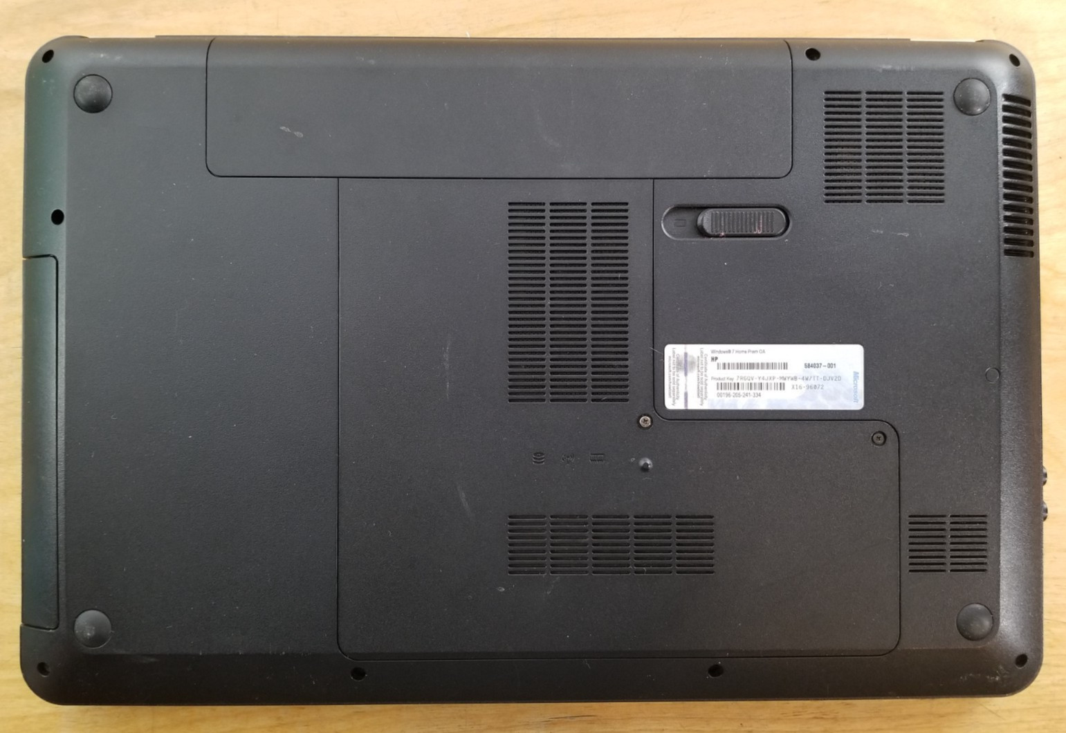 HP Pavilion G6-1B59WM AMD A4-3300M 1.9GHz 4 GB (Flowers) PLEASE READ