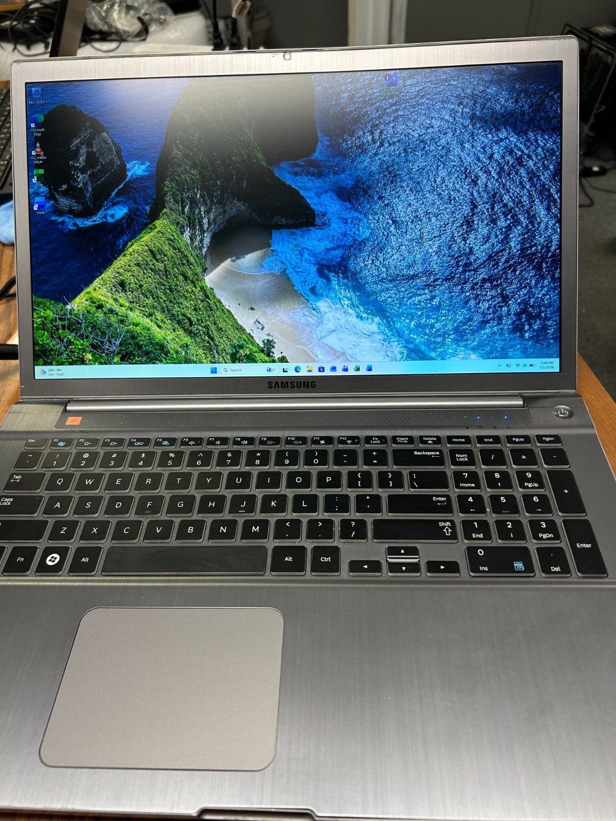 Samsung 700Z 17.3″ i7 Laptop 8GB 128GB SSD Win 11 Pro Office 2021 2GB GRAPHICS