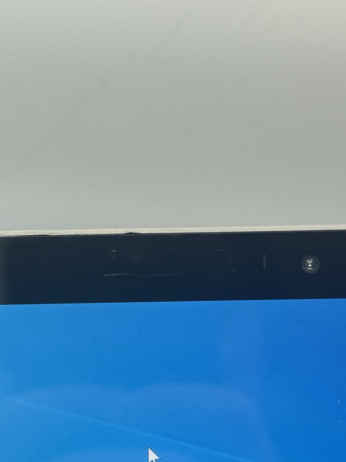 Microsoft Surface Pro 4 1724 12.3” Intel i5-6300U 4GB RAM 128GB SSD WIN10P