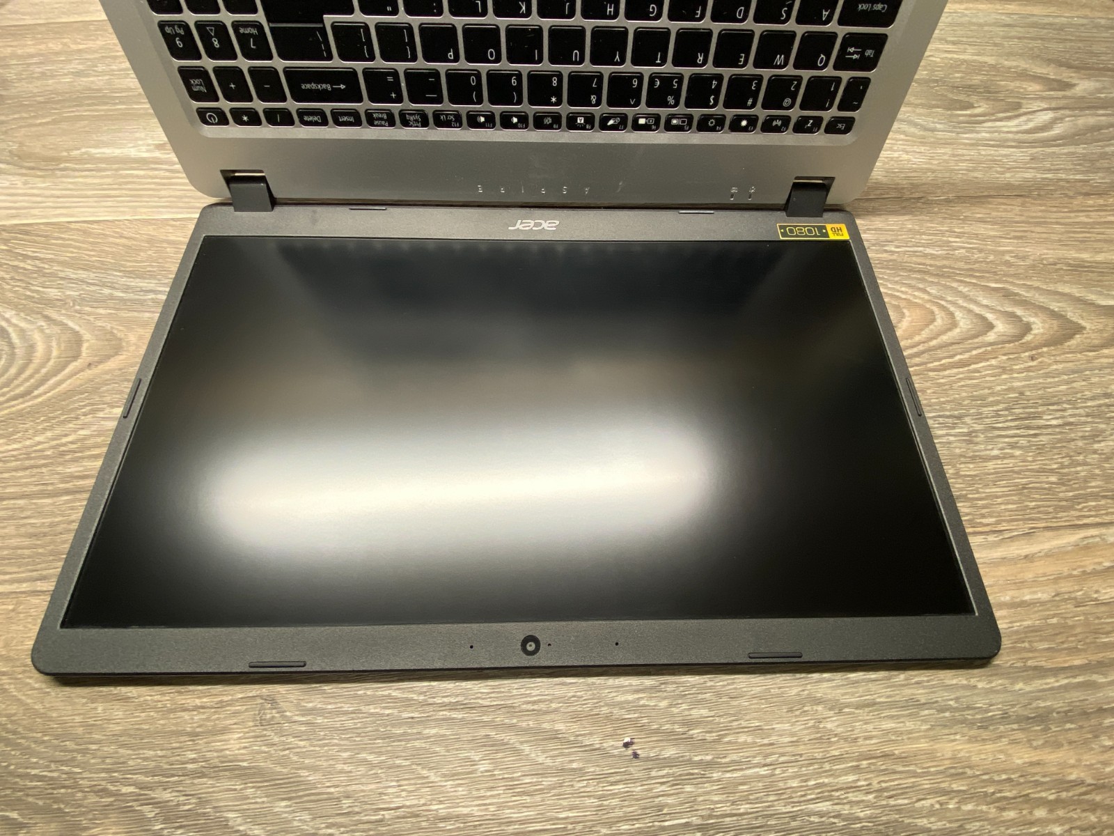 Acer Aspire 5 A515-43-R19L | 15.6″ FHD | AMD Ryzen 3 3200U | 4GB RAM | 128GB SSD