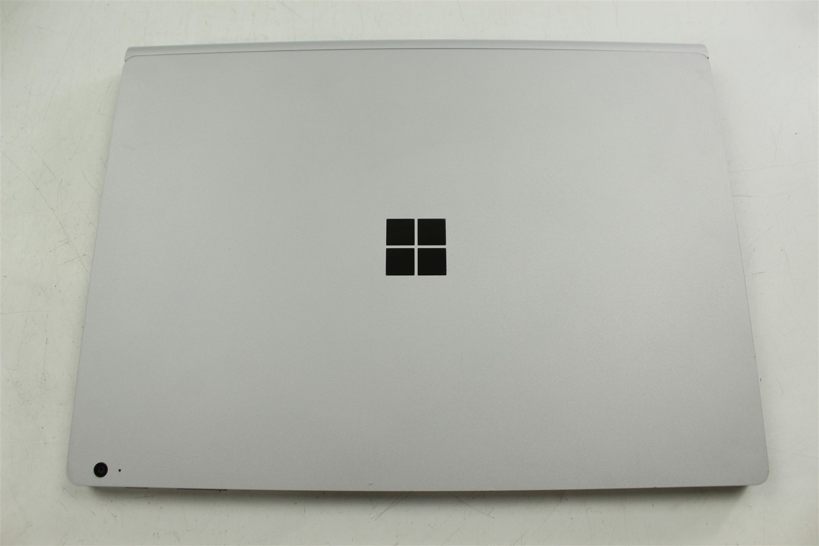 Microsoft Surface Book 3 1900 13.5″ i7-1065G7 256GB SSD 16GB RAM W11H GTX 1650