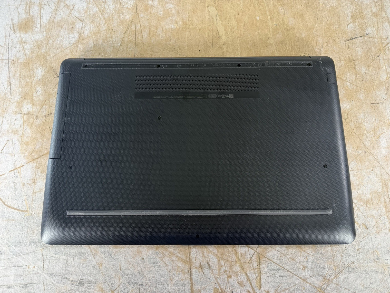 HP 17-BY1053DX i5-8265U @ 1.60GHz, 8GB RAM, NO HDD/OS – (PARTS)