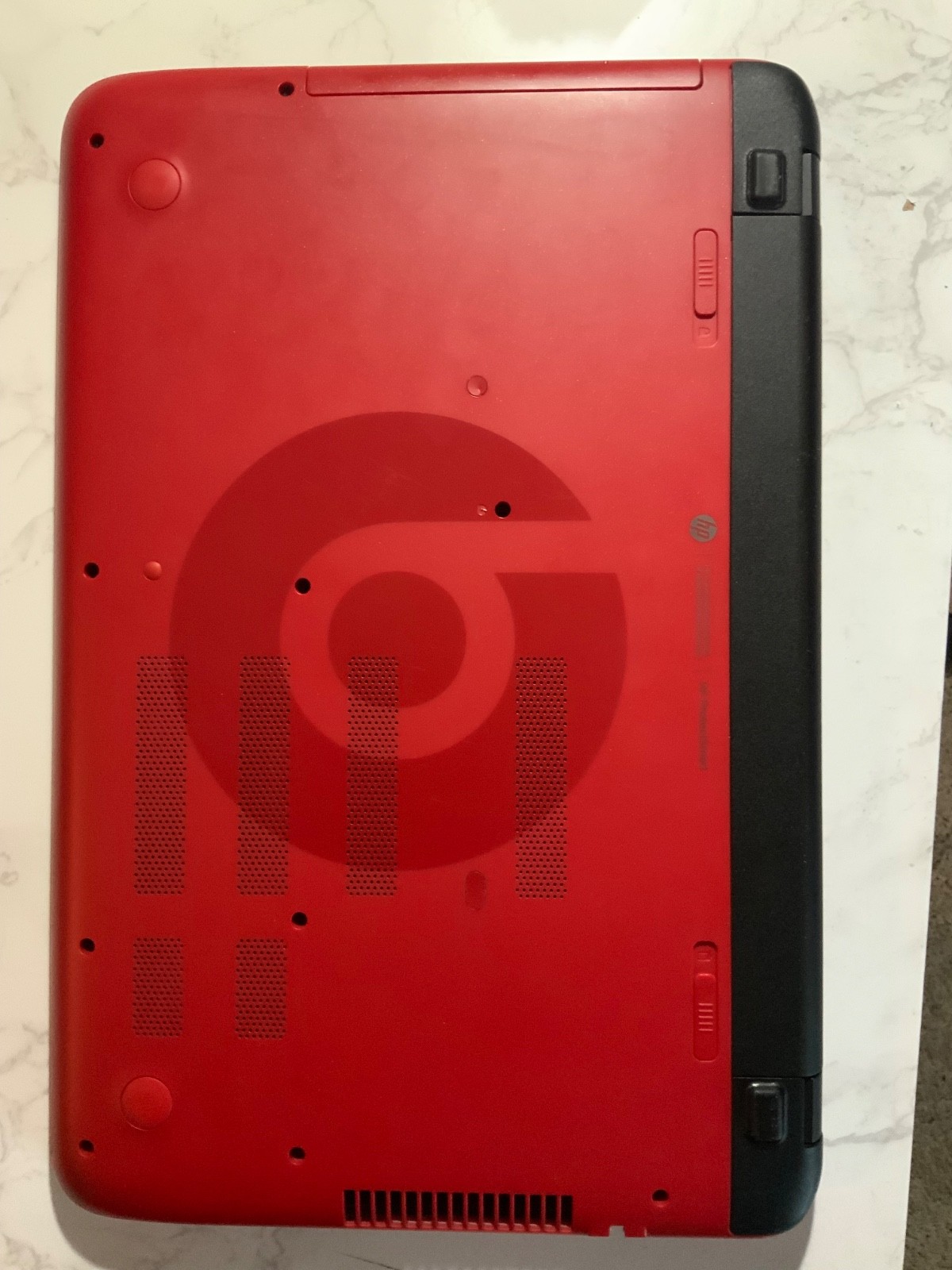 HP Pavilion Laptop – Red | AMD A8 / 8GB RAM | Windows 10 | Beats Audio 243