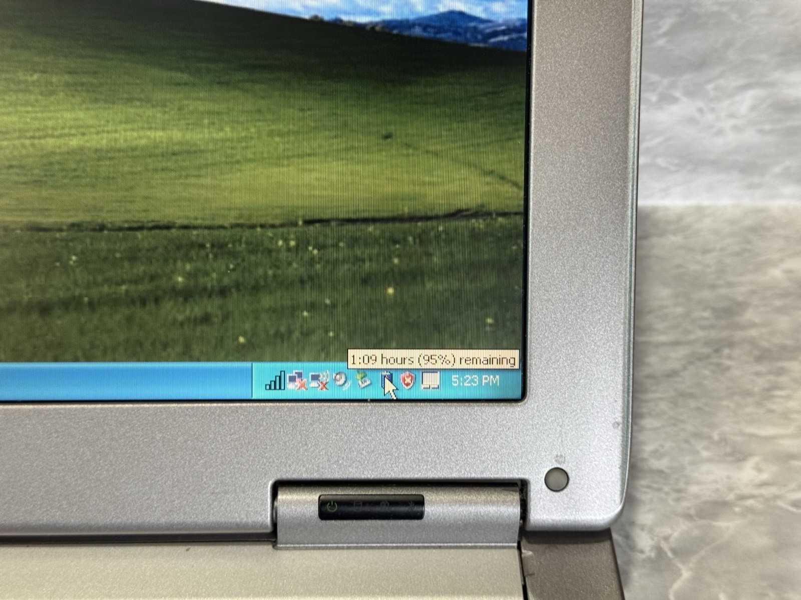 Dell Latitude D505 Intel Pentium M 1.5GHz 1gb RAM 40gb HDD RS232 Serial Win XP
