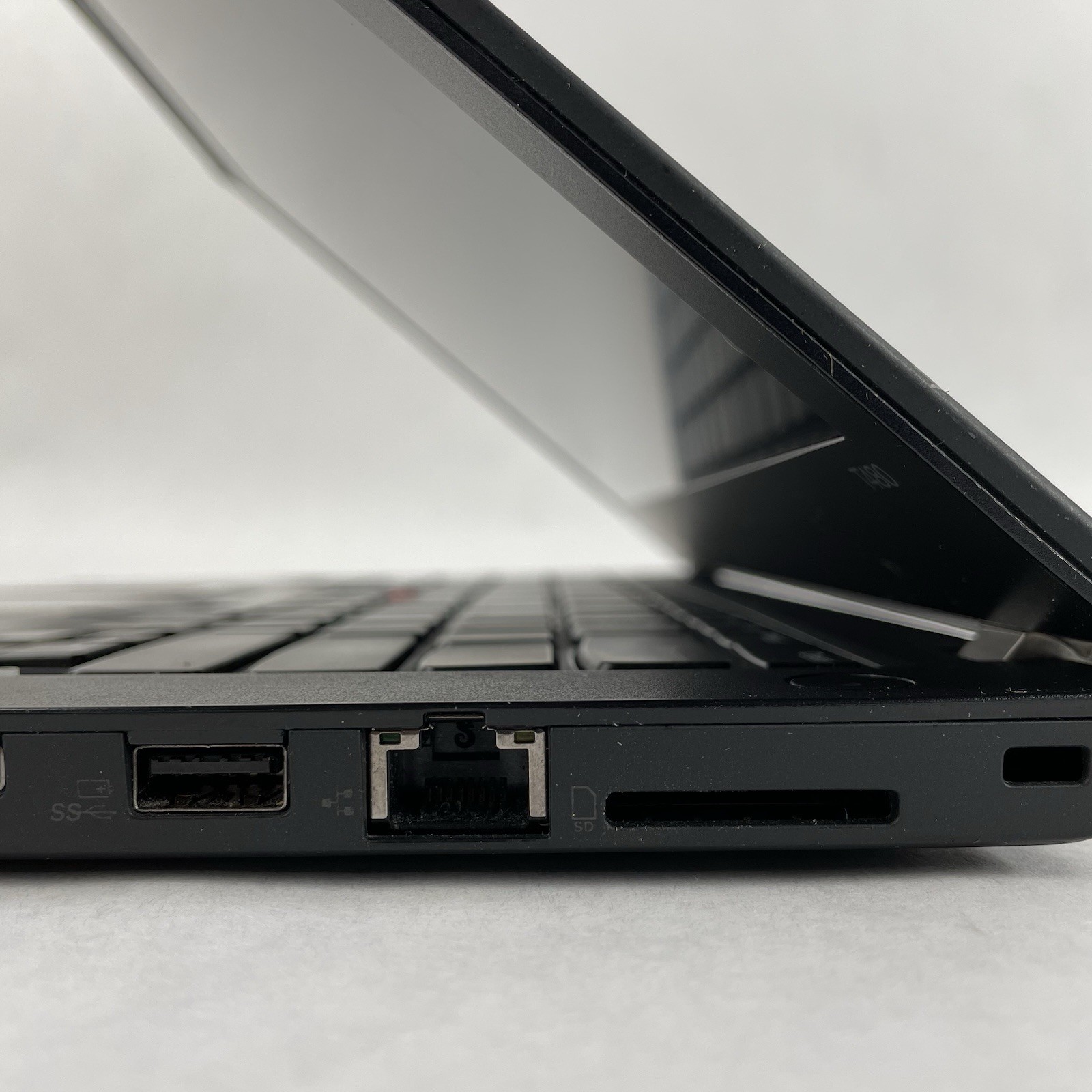 Lenovo ThinkPad T480 14″ i5-8350U 1.70 GHz 8 GB RAM No SSD/OS/AC/Batt – READ
