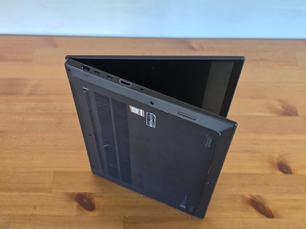 Lenovo ThinkPad P1 Gen 3 i9-10885H 16GB 15″ 4K HDR 3840×2160 OLED NVIDIA T2000