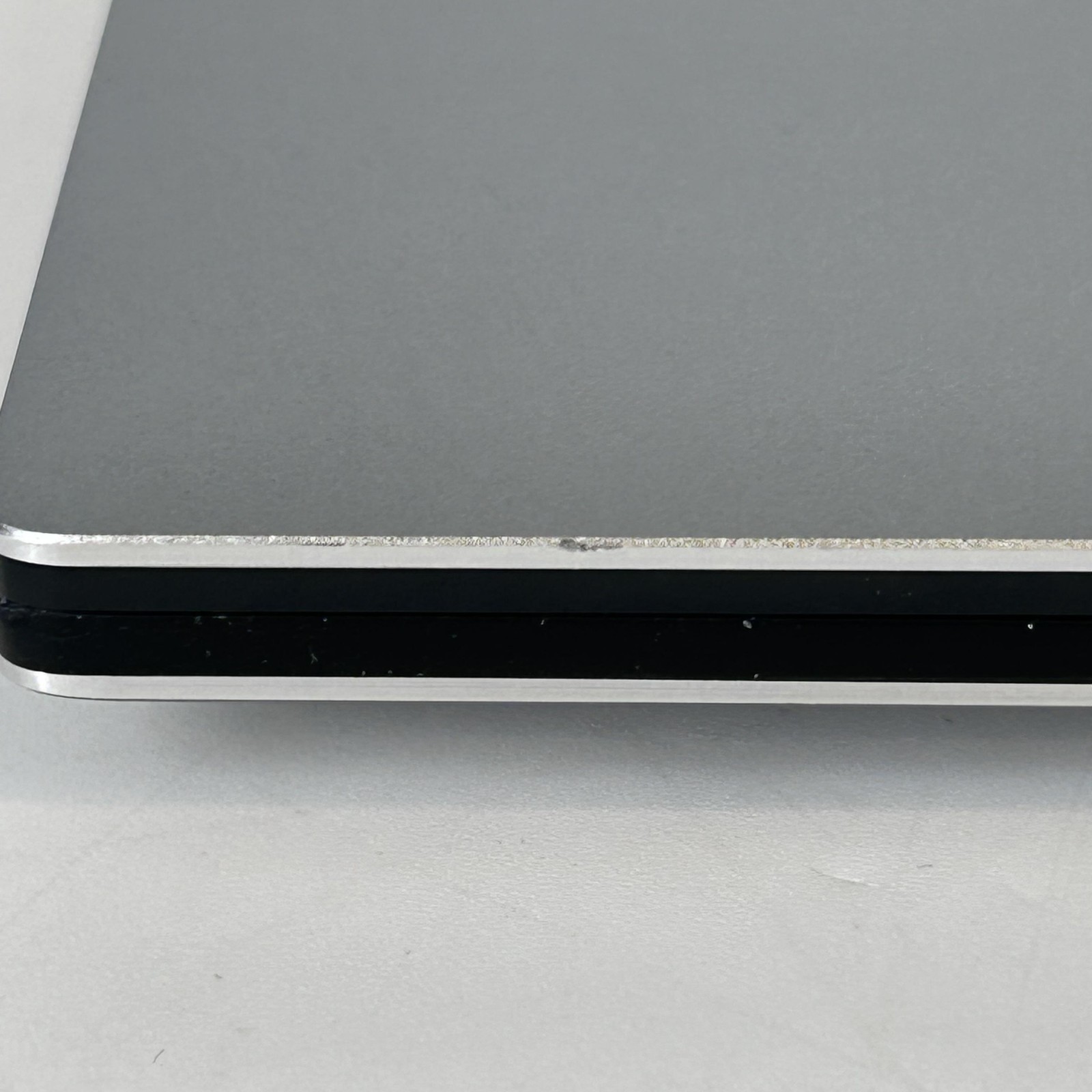 Dell XPS 15 9560 Gray FHD i7-7700HQ 2.80GHz 16GB 512GB SSD GTX 1050 Good