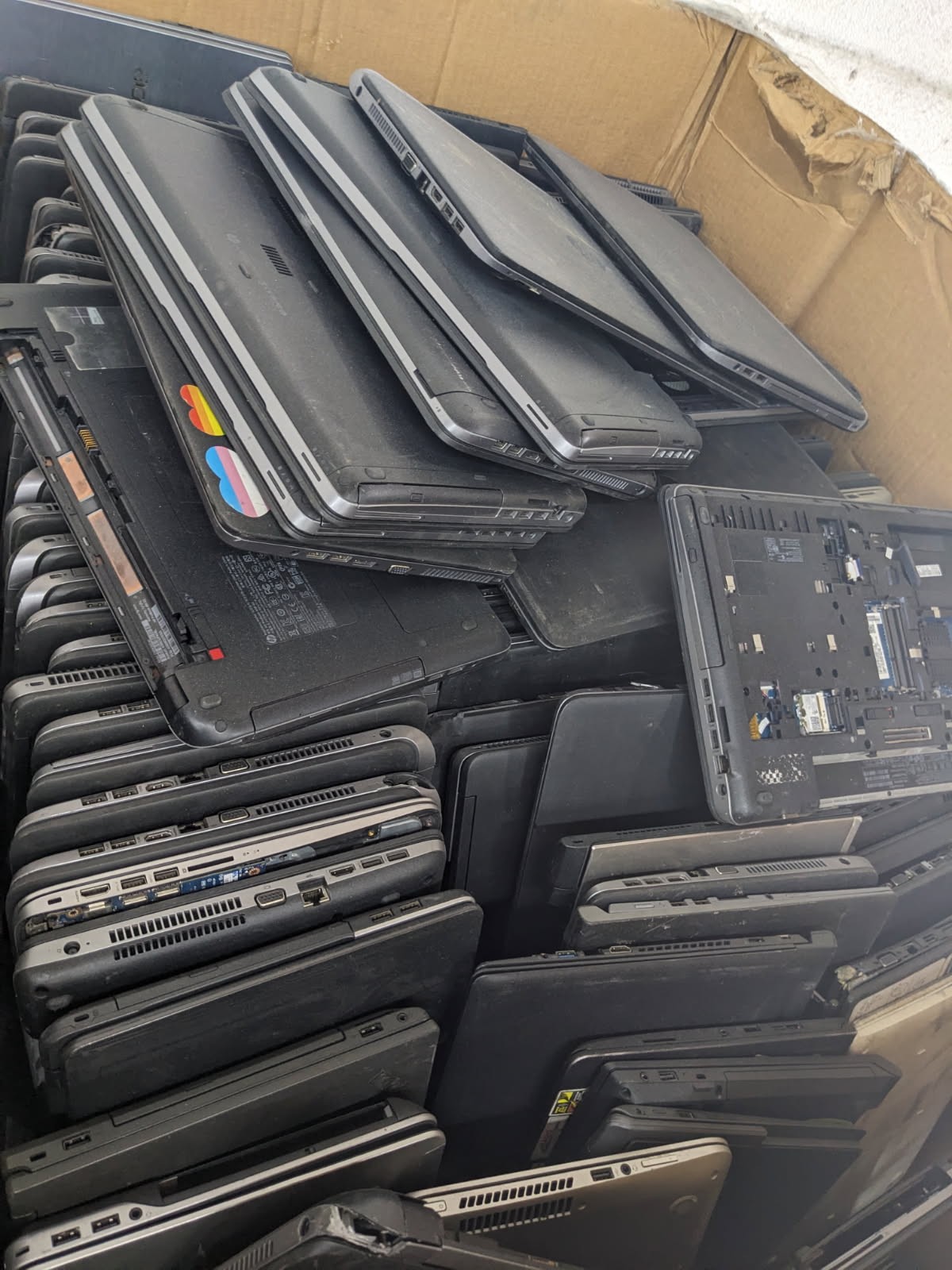 Bulk lots of Laptops 4th and 5th Gen Mix Brands and models vary *PLEASE READ*