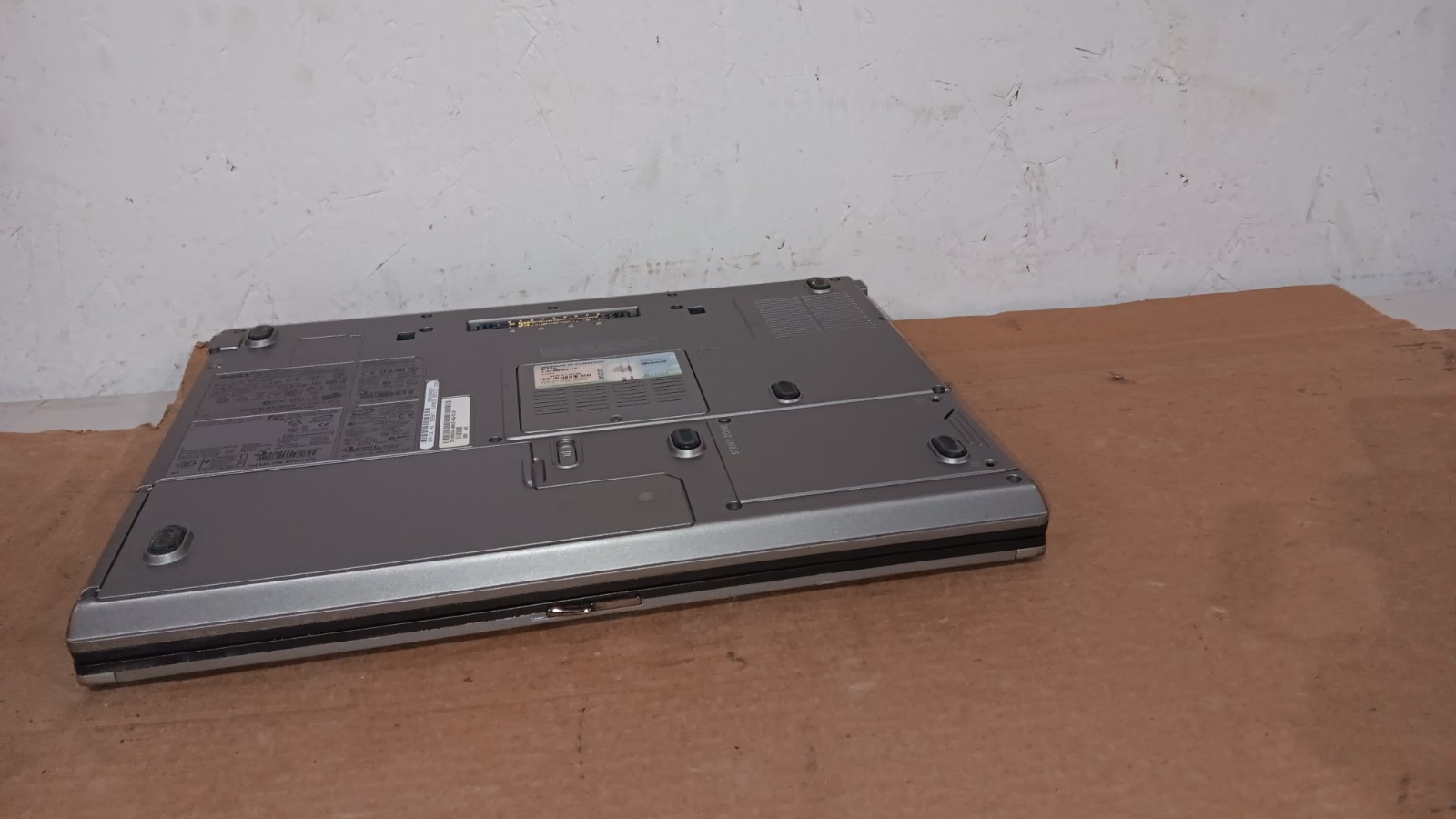 Vintage Dell Latitude D830 D820 Retro XP Gaming Laptop Windows XP pro 4GB Ram